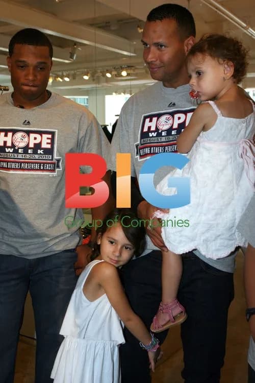 A-Rod and Daughters Shopping