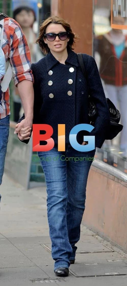 Dannii Minogue and family shop in Australia