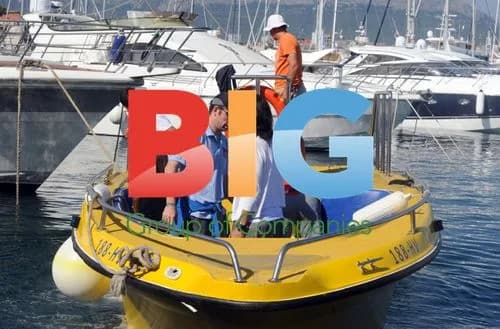 Gabriela Sabatini takes boat to Hvar to meet Iva Majoli