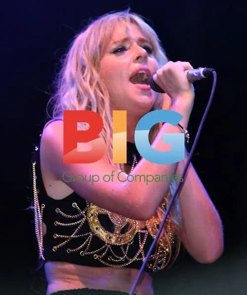 Diana Vickers on Stage at V Festival