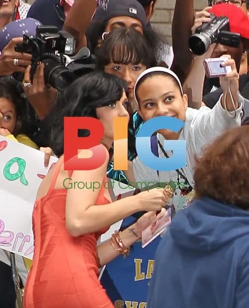 Katy Perry Arrives at 'The Late Show'