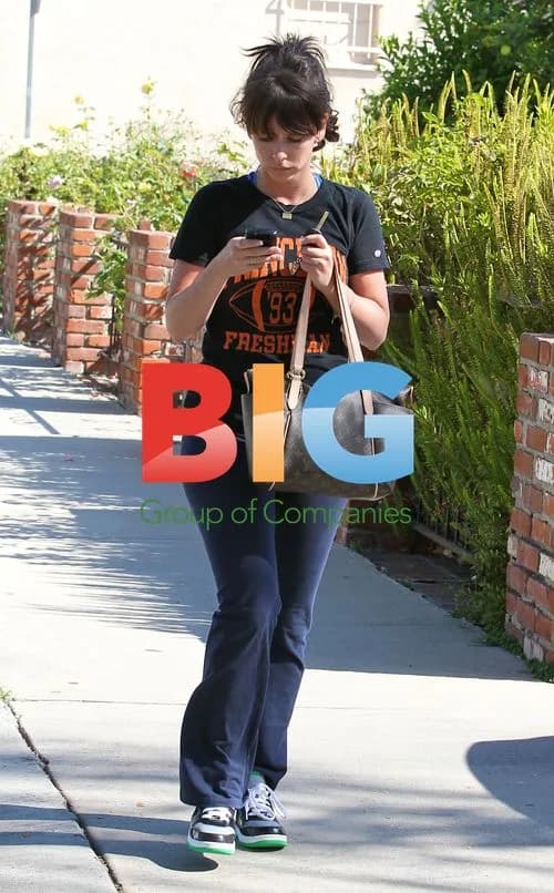 Jennifer Love Hewitt Leaves Pilates Class