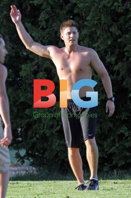 Jensen Ackles plays soccer with film crew