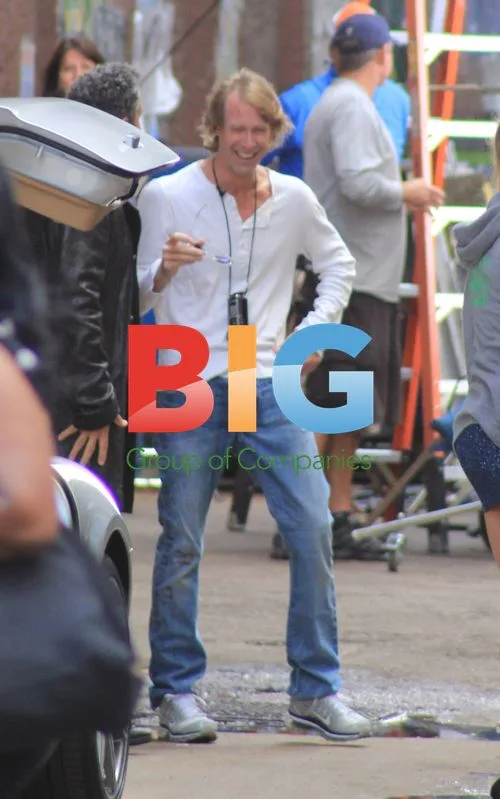 Michael Bay on 'Transformers 3' set