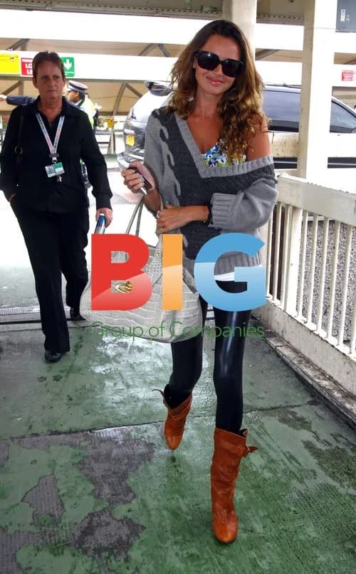 Nadine Coyle Waves Goodbye