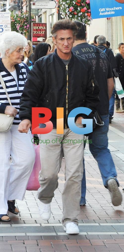 Sean Penn Spotted Smoking on Grafton Street
