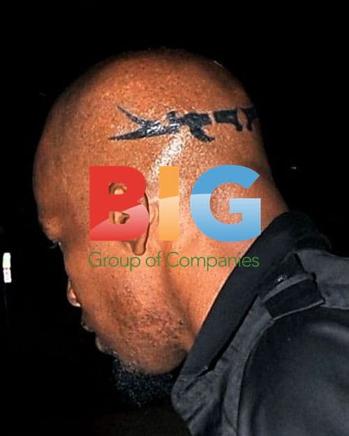 Jamie Foxx outside BOA Steakhouse