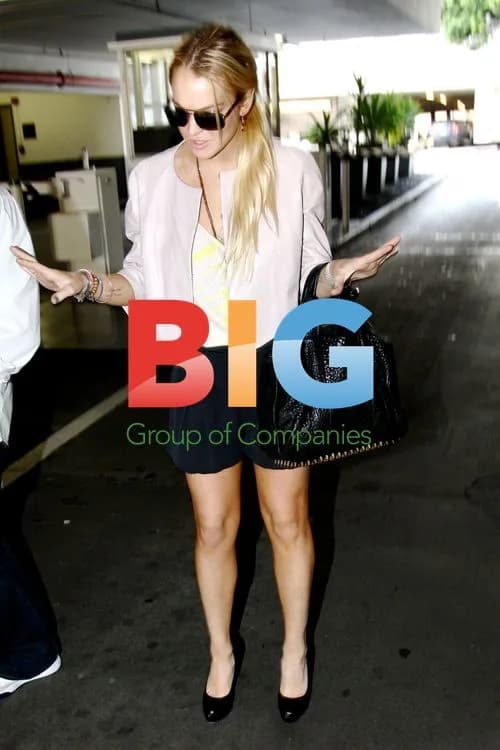 Lindsay Lohan Leaves Medical Building