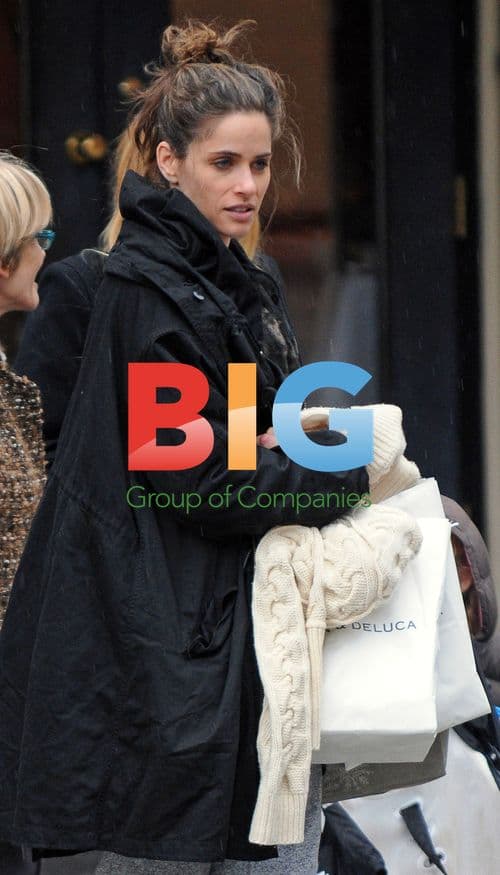 Amanda Peet in Tribeca on Rainy Day