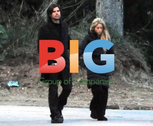 Shakira and Antonio de la Rua stroll in Barcelona