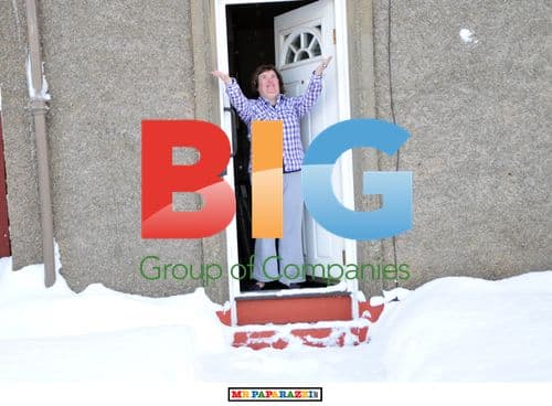 Susan Boyle Arrives Back in UK After Time in NYC