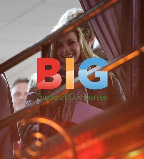 Charlotte Church and Jonathan Powell Perform Christmas Carols