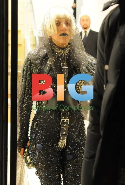 Lady Gaga Shopping in Milan