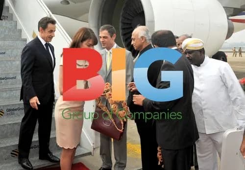 Sarkozy and Bruni arrive in Bangalore