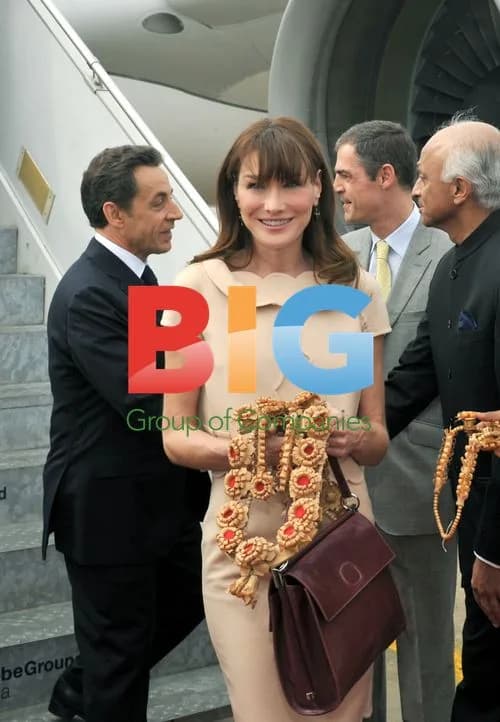 Nicolas Sarkozy and Carla Bruni Arrive in Bangalore
