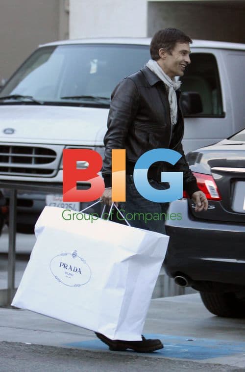 Oliver Martinez shopping at Prada