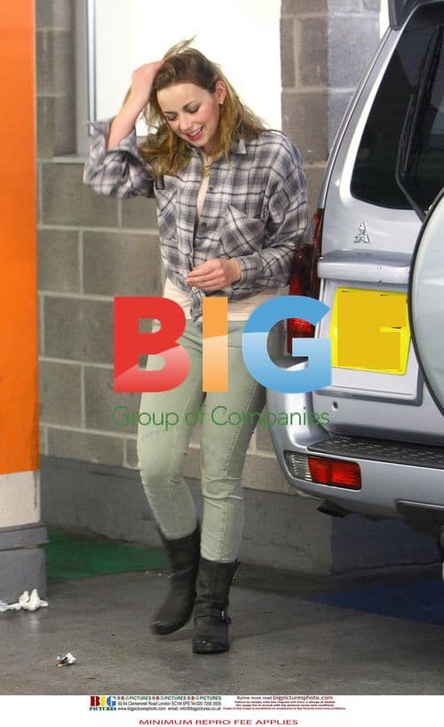 Charlotte Church Pumping Gas, Shopping