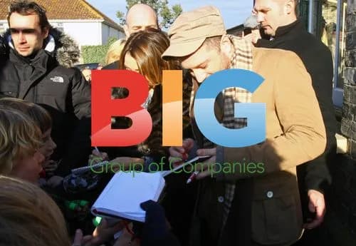 Matt Cardle & Dannii Minogue at pub gig