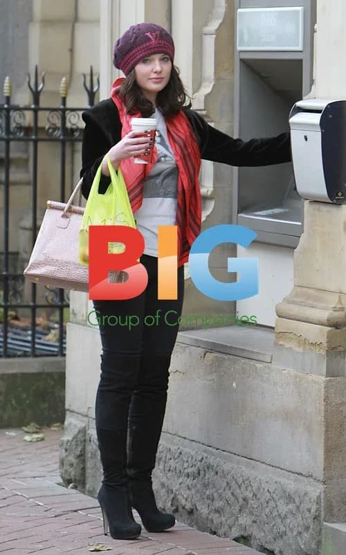 Helen Flanagan Shopping in Bolton