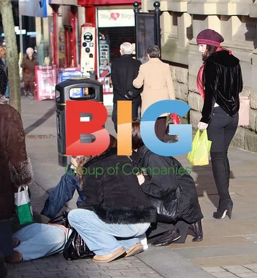 Helen Flanagan Shopping in Bolton