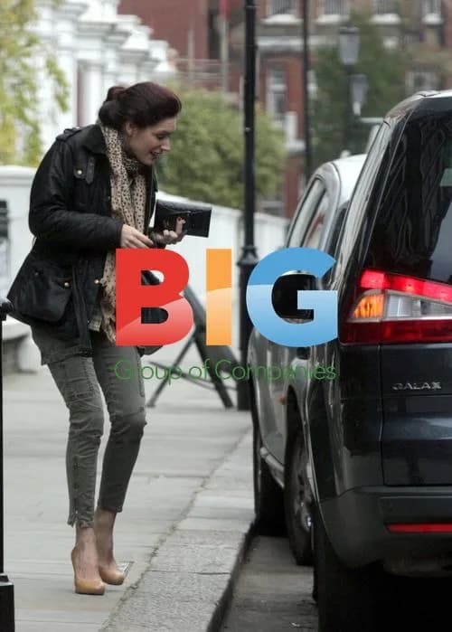 Kelly Brook Leaving London Hotel