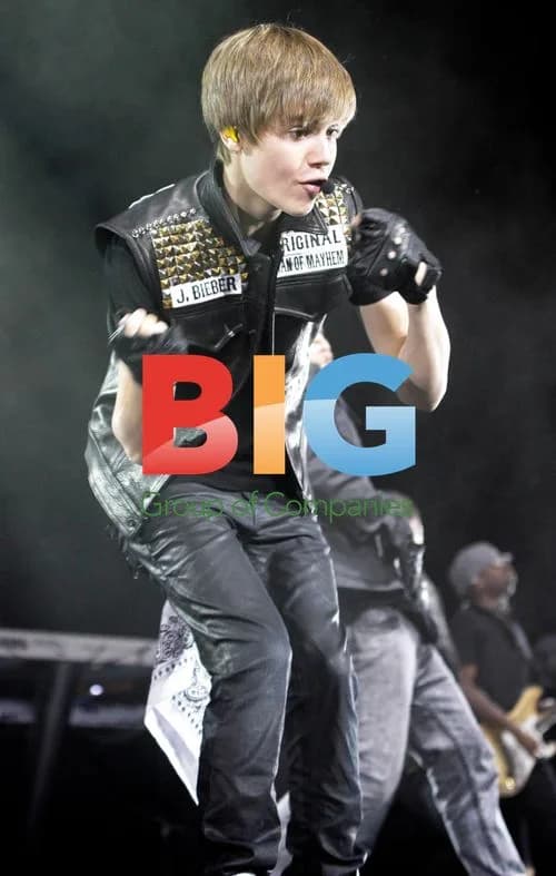 Justin Bieber Performs at Jingle Ball