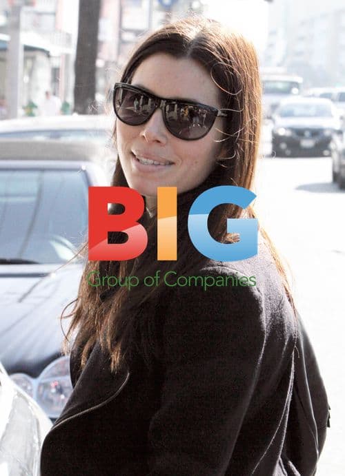 Jessica Biel leaves RFD with friend