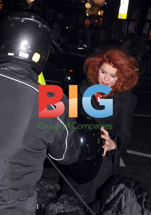 Paloma Faith Arrives by Bike