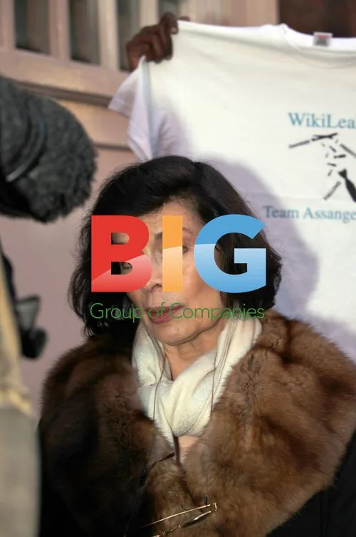 Bianca Jagger supports Julian Assange