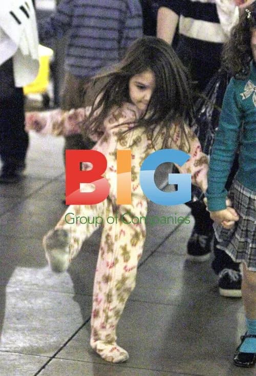 Suri Cruise plays with friend at The Grove