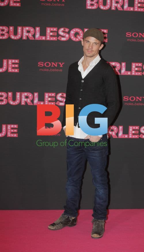 Christina Aguilera, Cher, Kirsten Bell at Burlesque Premiere