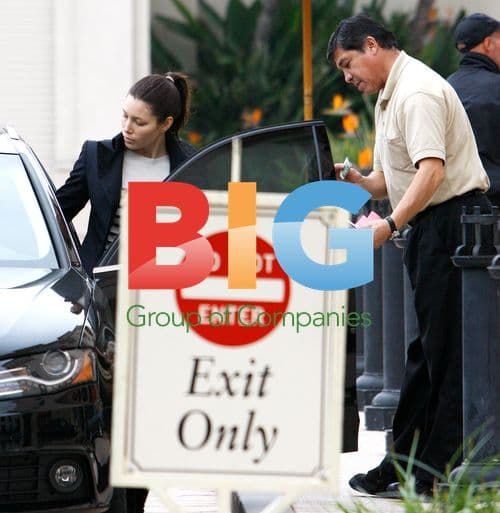 Jessica Biel leaves Barneys