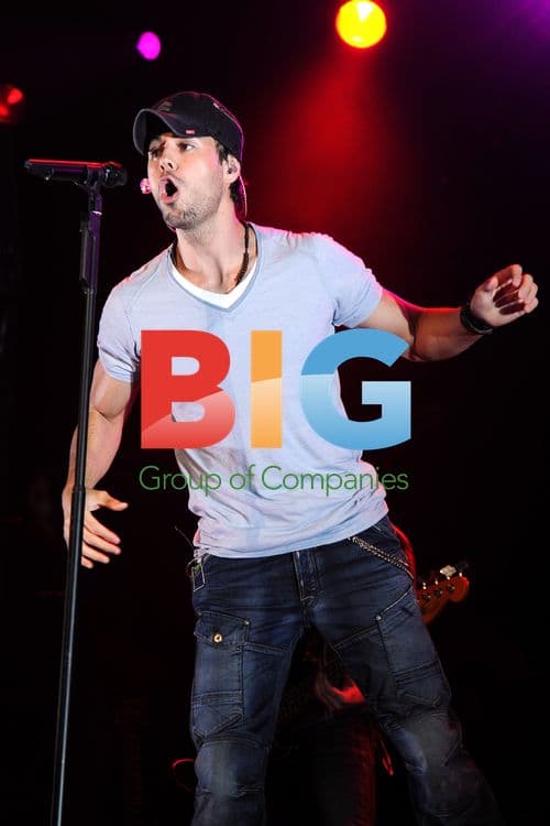 Enrique Iglesias at Y-100 Jingle Ball 2010