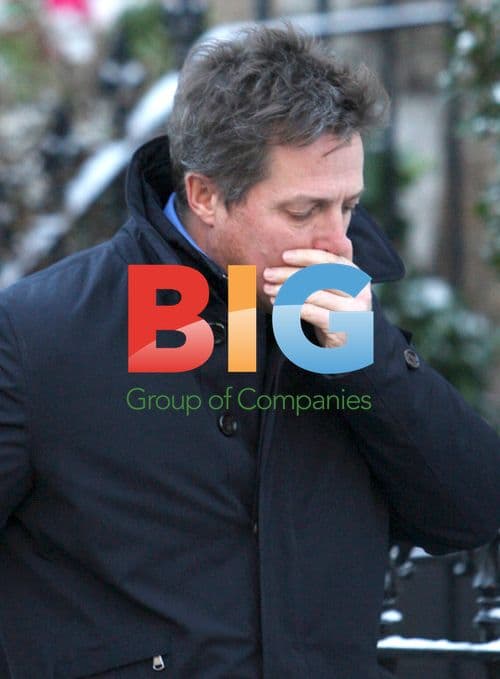 Hugh Grant arrives at Liz Hurley's house