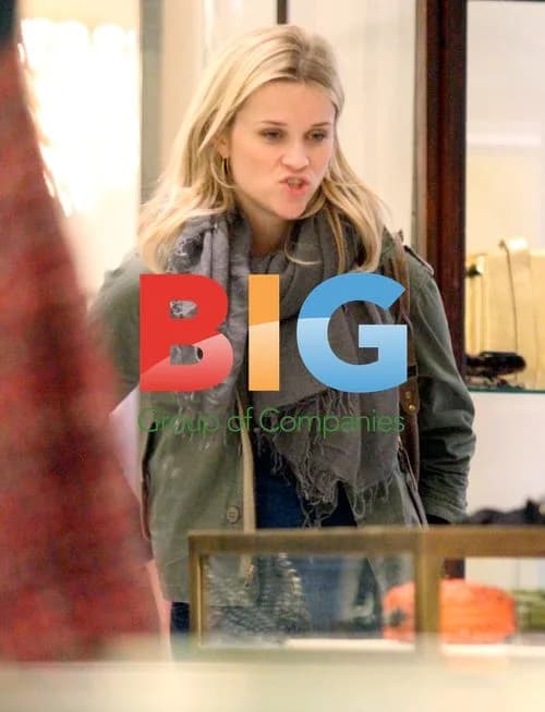 Reese Witherspoon Christmas Shopping