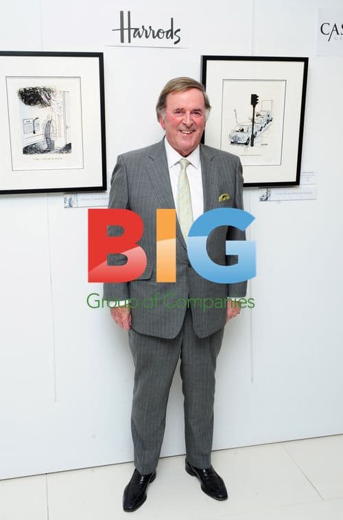 Sir Terry Wogan unveils TOGS art at Harrods