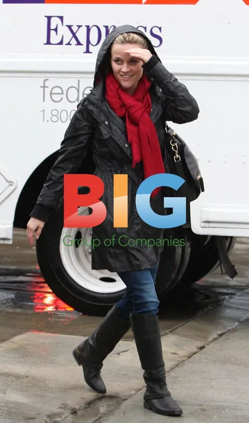 Reese Witherspoon Shopping with Boyfriend in Beverly Hills