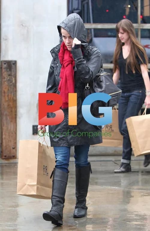 Reese Witherspoon Shopping with Boyfriend