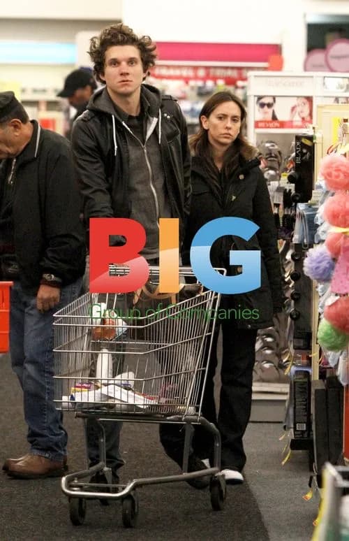 Jennifer Love Hewitt Shopping with Boyfriend in LA