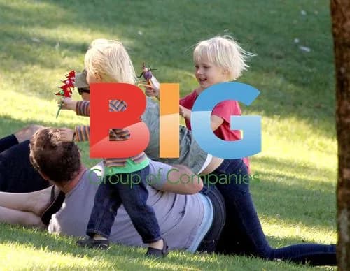 Naomi Watts and Liev Schrieber with sons