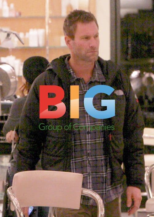 Aaron Eckhart shops at Barneys in Beverly Hills