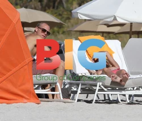 Claire Chazal on Miami beach with boyfriend