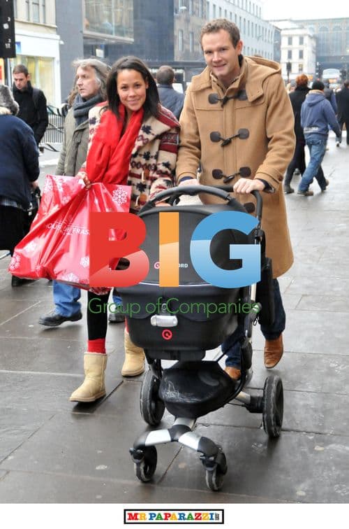 Jonatan Johansson and Family Shopping in Glasgow