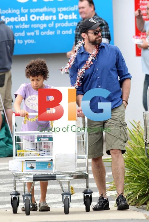 Hugh Jackman Shopping in Melbourne