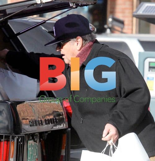 Jack Nicholson Shopping in Aspen