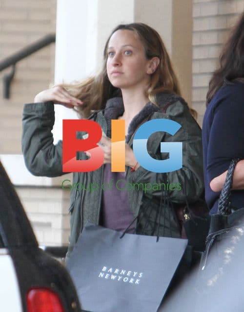 Jennifer Meyer tips valet with $20 in LA