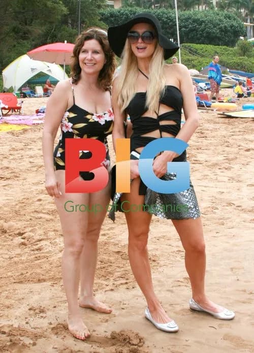 Paris Hilton and Cy Waits on Maui Beach