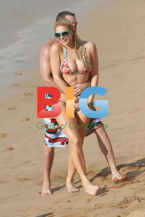 Paris Hilton and Cy Waits on Maui Beach