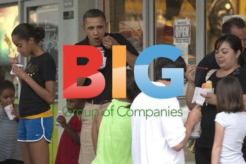 Obama Eats Shaved Ice in Hawaii