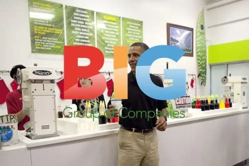 Obama Eats Shaved Ice in Hawaii